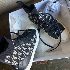 DIOR original sneakers. Used but no too much.  EU size 39.5